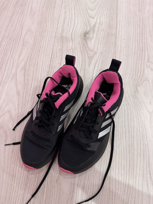 Спортни обувки Adidas