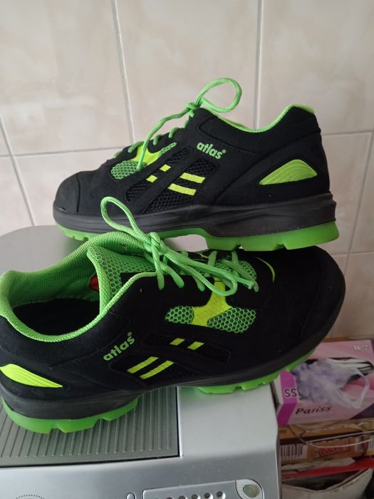 Vând bocanci Atlas cu protecție Nr. 47