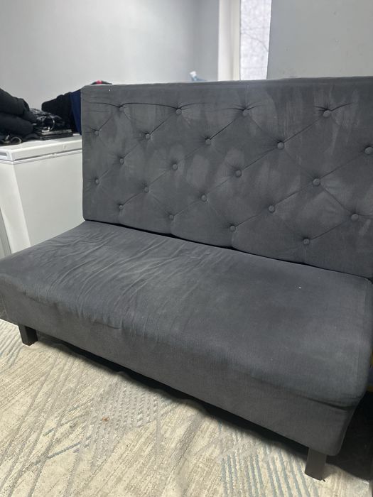 Срочно продам диван