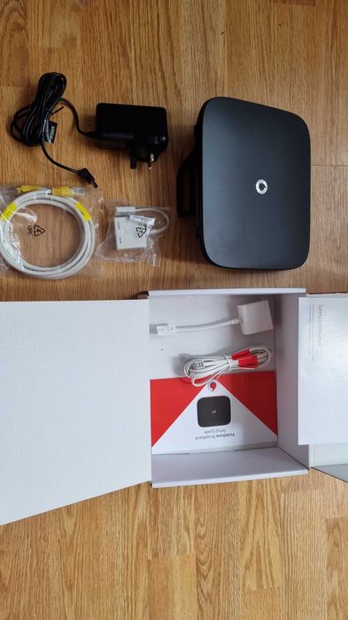 2x Routere Vodafone WIFI HUB THG300 Dual Band/ Router Vodafone HHG2500