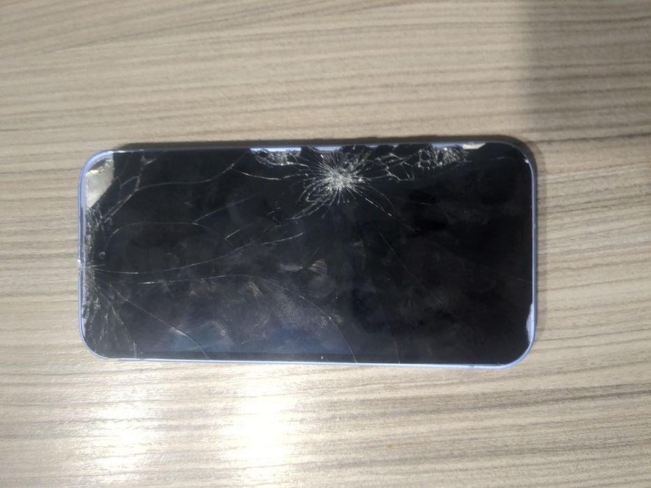 Pixel 9a  ecran spart/nefuncțional