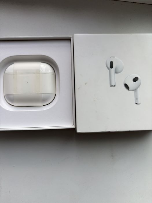 Продам airpods 3