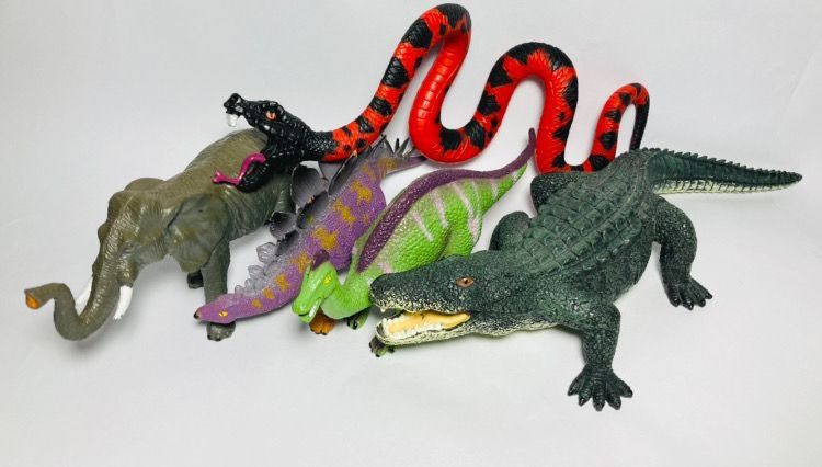 Masini metalice,Turtles testoase,Pluto,crocodil