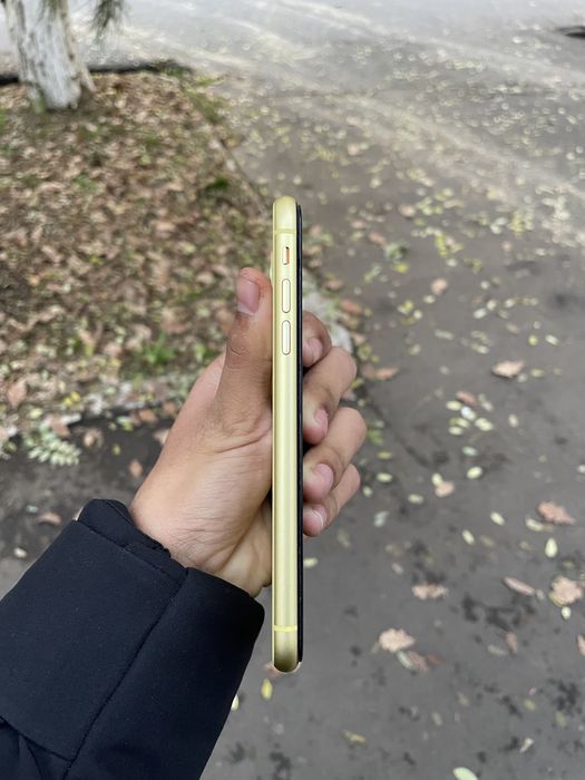 Apple IPhone 11 sotiladi