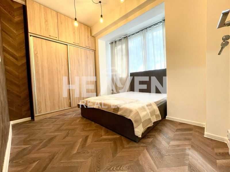 Продава се Тристаен апартамент в Пловдив, Център - 70 кв.м за 2057 €/кв.м - Снимка #4