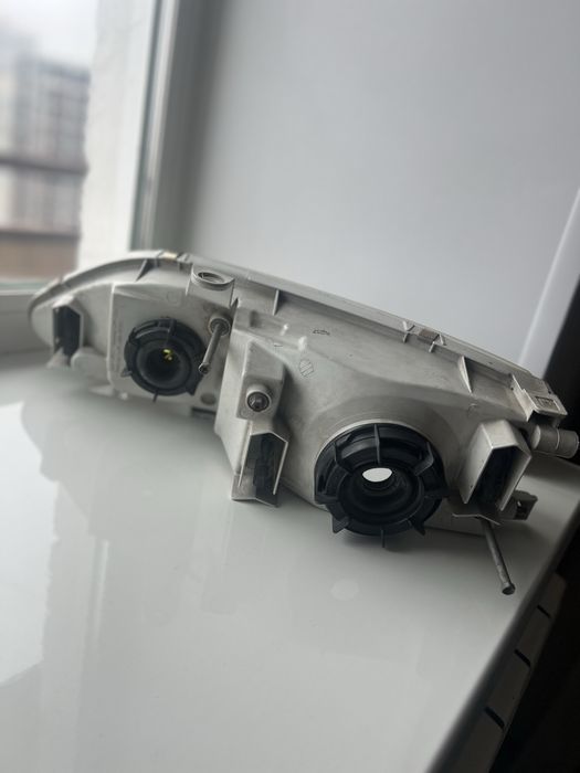 Фары Toyota Carina ed