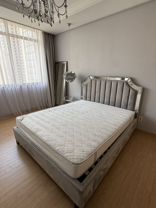 Продам кровать без матраса