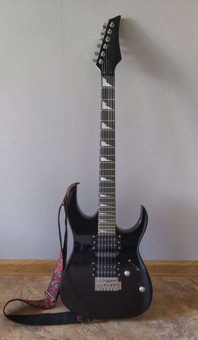 Продается Электрогитара Stratocaster !