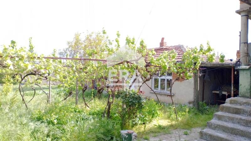 Къща в село Подвис на атрактивна цена