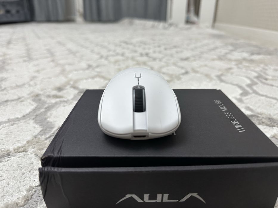 Продам мышку aula sc580 se