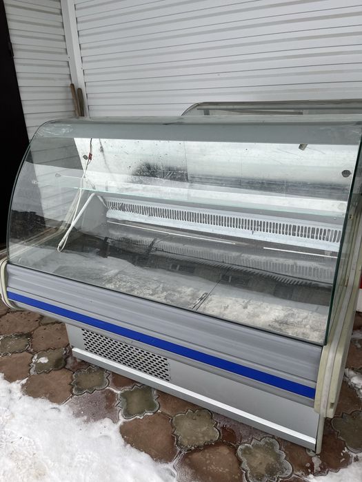 Продам витринные холодильники бу