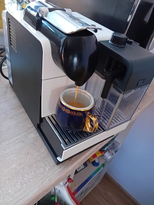Aparat de cafea nespresso delonghi