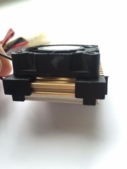 Элемент Пелтье 12В для охлаждения