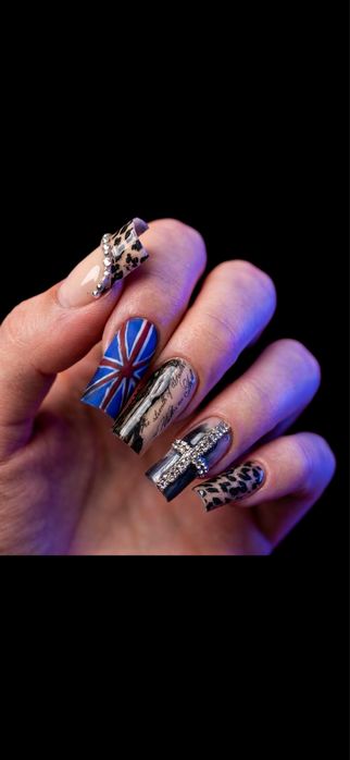 Ищем моделей на необычный маникюр