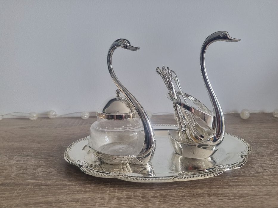 Set decorativ vintage argintat Alpenberg Orchid – lebădă cu lingurițe, recipient și tavă