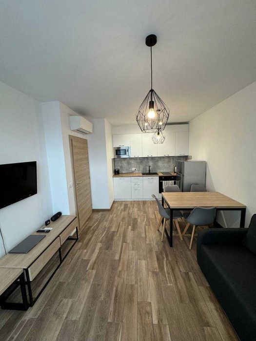 Дава се под наем Двустаен апартамент в Варна, Цветен квартал - 60 кв.м за 800 € - Снимка #1