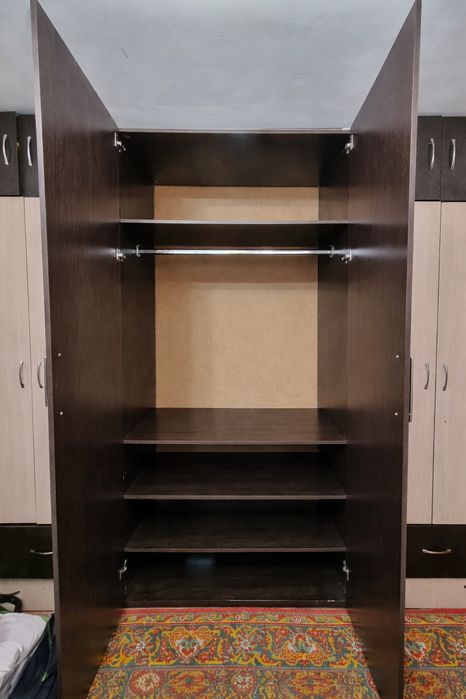 Срочно продам кровать, шкаф