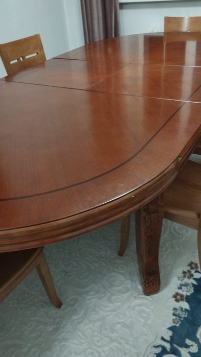 Продам стол гостинной