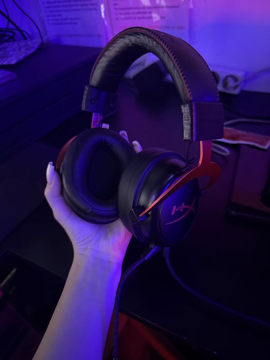 Продам наушники HyperX cloud2
