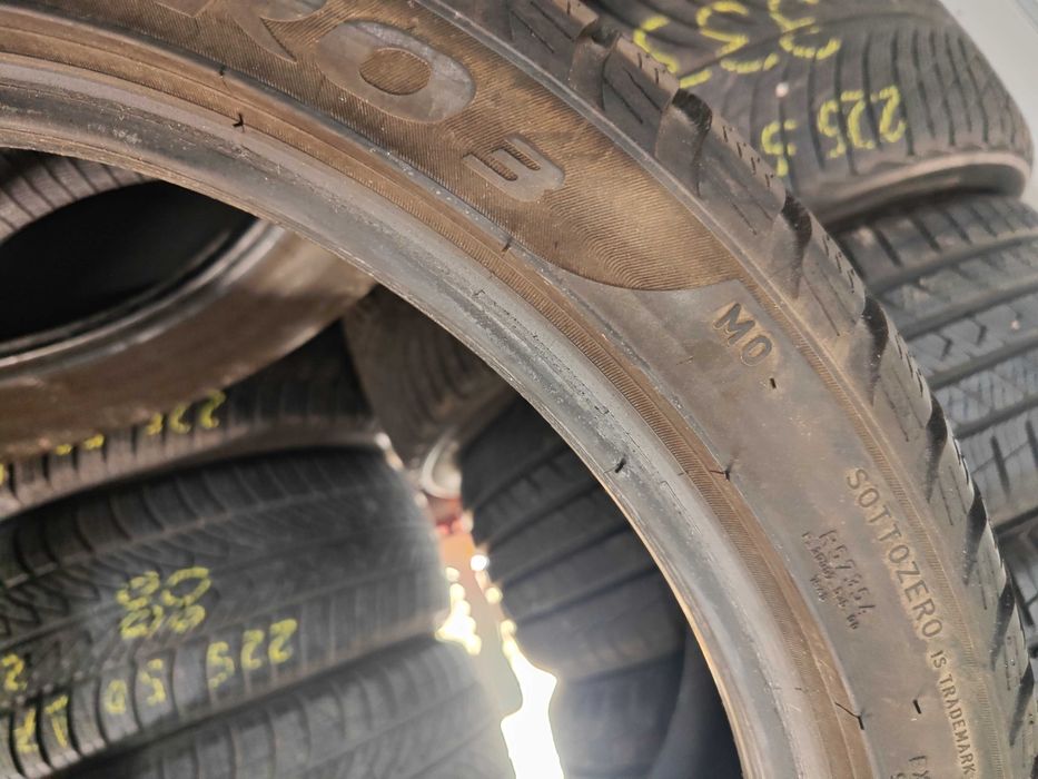 2бр. зимни гуми 225/40/19 Pirelli