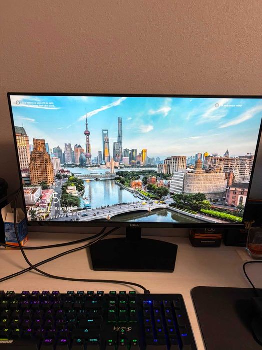 PC Gaming + Monitor + CADOU mouse și tastatură