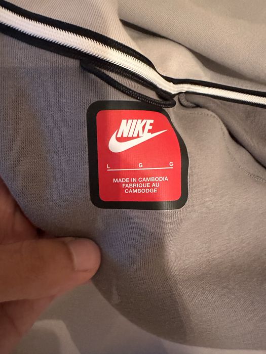 Продам Nike tech fleece
