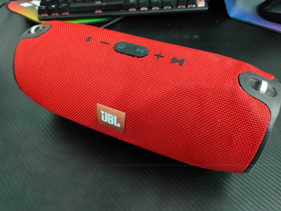 Портативная колонка JBL