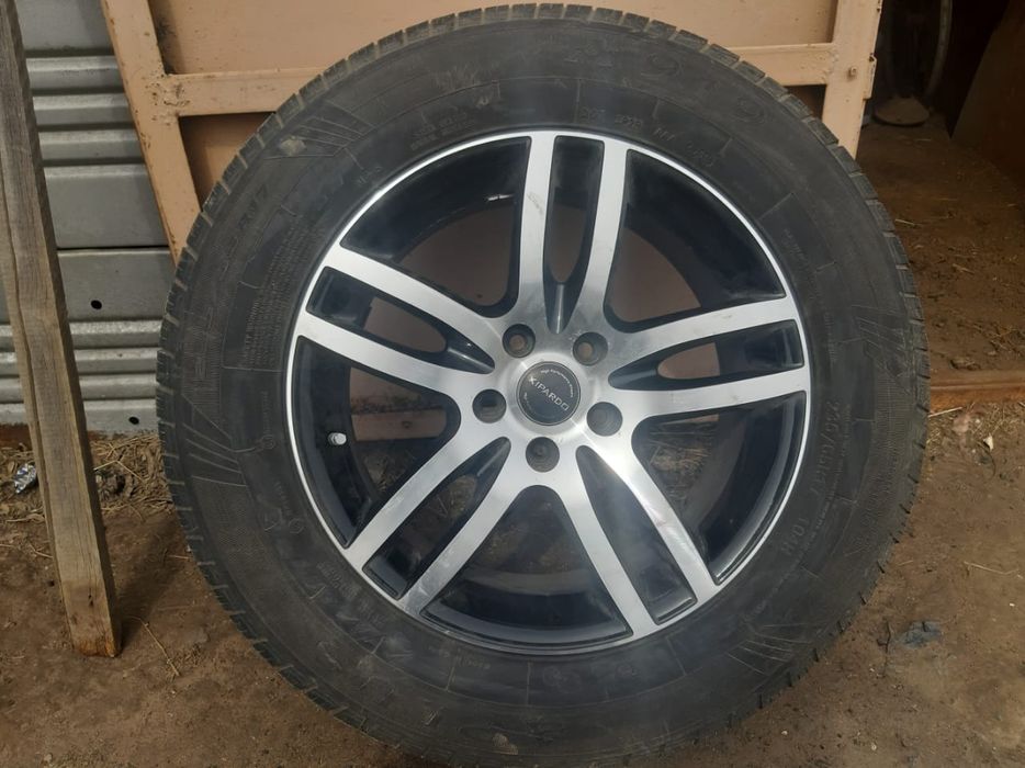 Продам диски литые с шинами