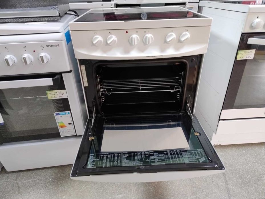 Готварска печка с керамични котлони Electrolux voss