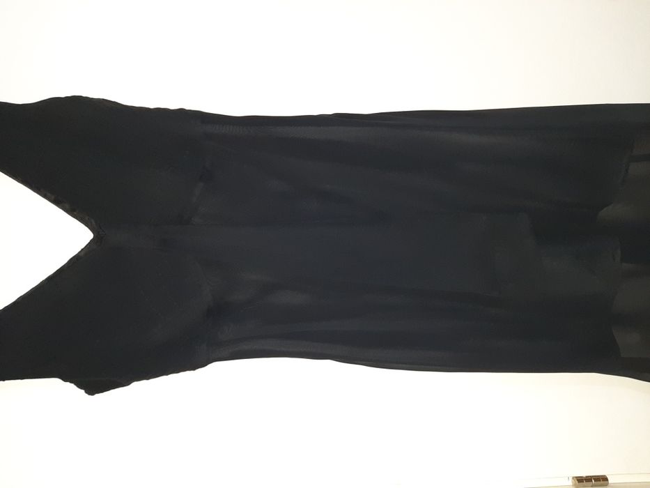 Rochie neagră de ocazie