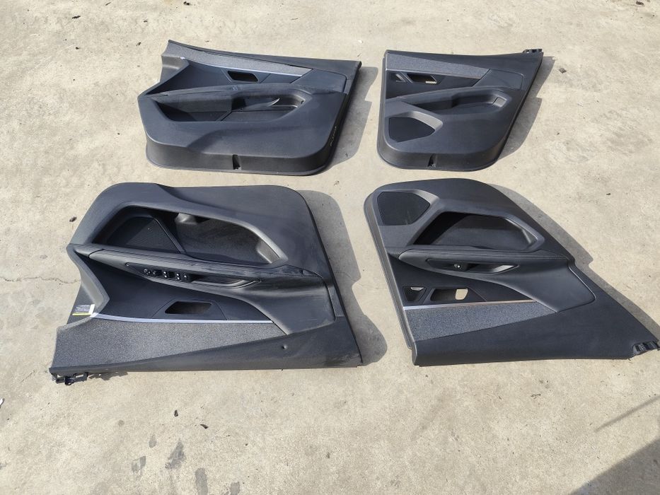 Салон със кори за Р 3008. 2019 година се продават комплект