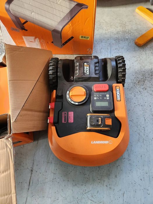 Акумулаторна косачка робот