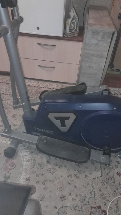 Тренажёр элипсоид.