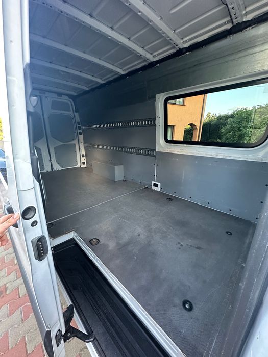 Mercedes-Benz Sprinter 907 319 v6 7g