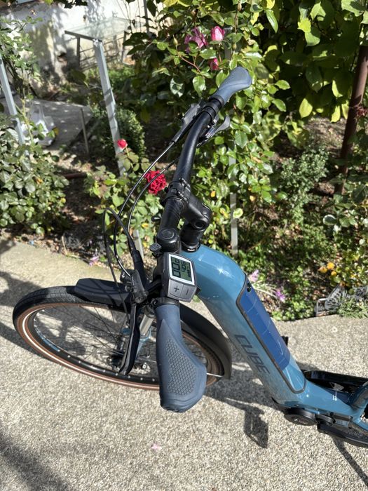 Bicicleta electrica Cube Kathmandu ebike
