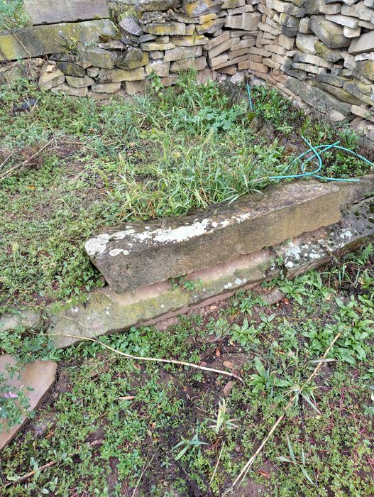 Стъпала от дялан камък