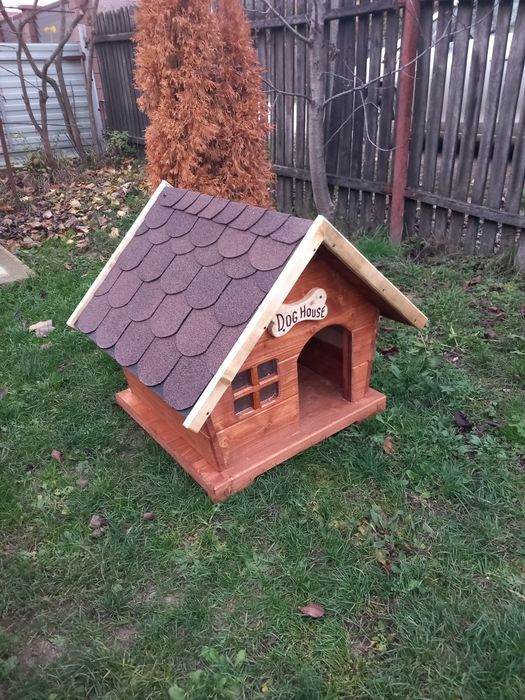 Coteț CĂSUȚĂ  pentru câini de talie mică.