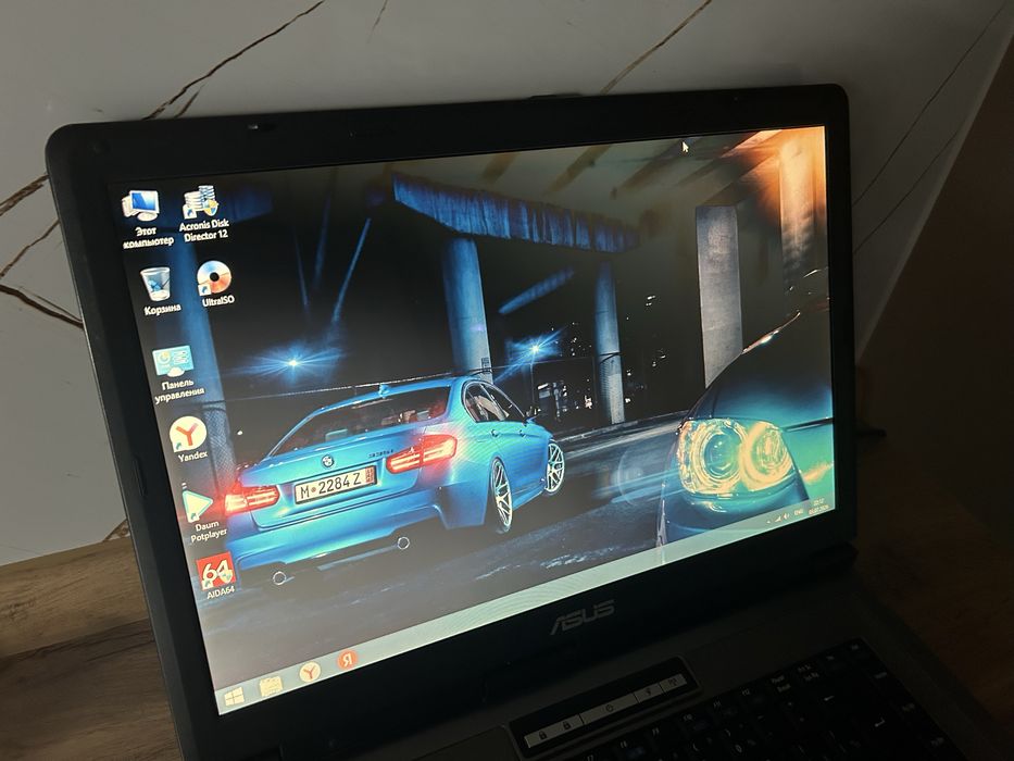 Ноутбук Asus в хорошем состоянии