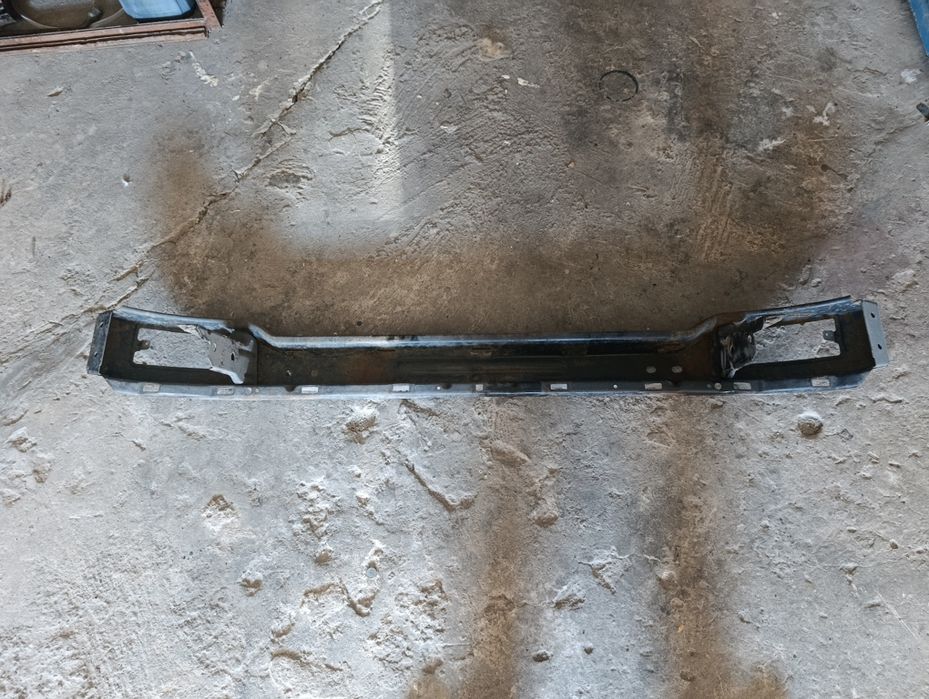 Продам швеллер пассат б 3 передний