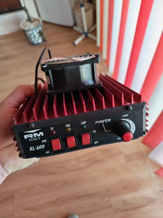 Amplificator radio CB