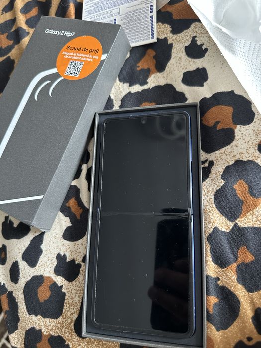 Vand samsung galaxy Z Flip7