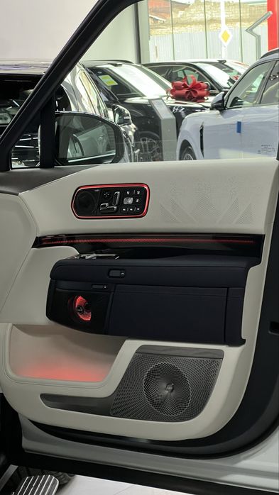 Zeekr 9x ultra  Oqga oq