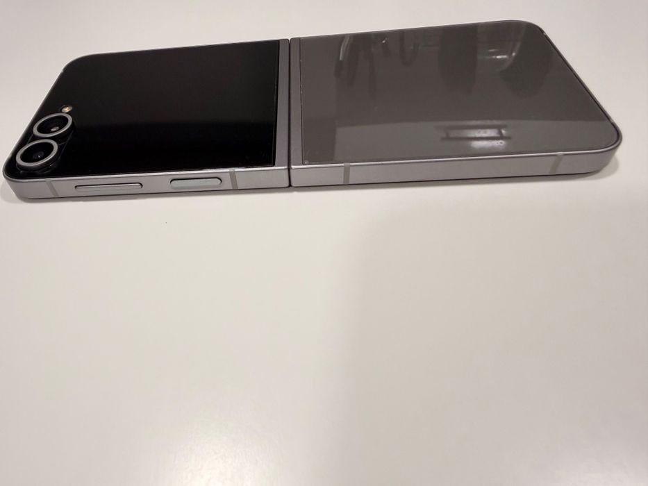 Samsung Galaxy Z Flip 6