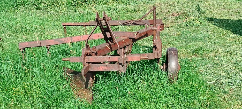 Продам трактор с оборудованием