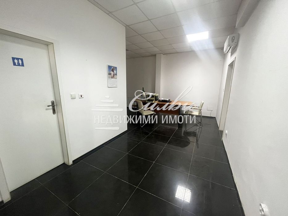 Дава се под наем Офис в Шумен, Център - 80 кв.м за 306 € - Снимка #2