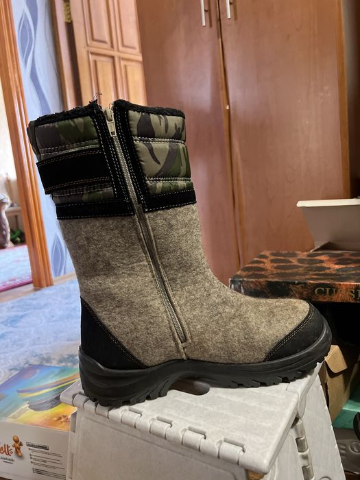 Продам валенки мужские