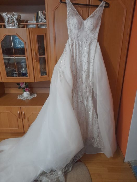 Vand rochie de mireasa