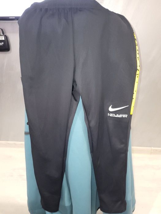 NIKE NEYMAR Чисто нов 137-147см.