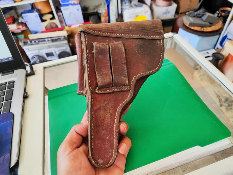 кожен кобур за пистолет