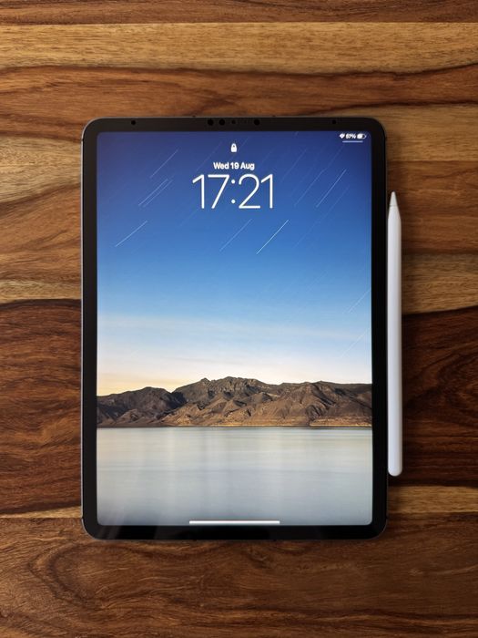 iPad Pro 11" (3-то поколение) M1 | 128GB | Cellular + Apple Pencil 2 & Smart Folio